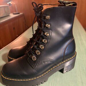 MINT Womens Dr Doc Martens Leona Smooth Leather Heeled Boots US Size 8